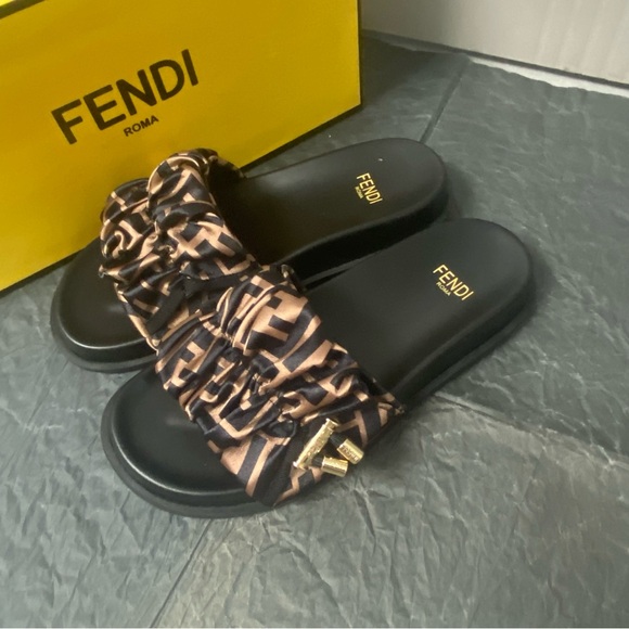 Fendi Women's Authentic Sandals - Picture 1 of 4